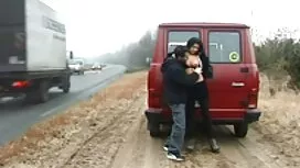 Мама голі дівчата ві ...