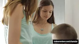 Вщипнута сексдівчата ...