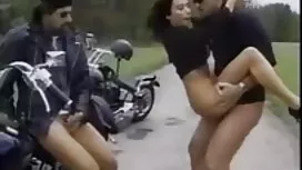 Молода жінка фото го ...