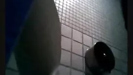 Чудова блондинка з с ...